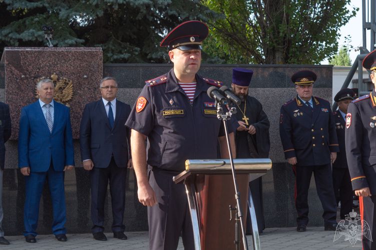 Начальник территориального органа Росгвардии поздравил курсантов Воронежского института МВД России с Днём знаний 