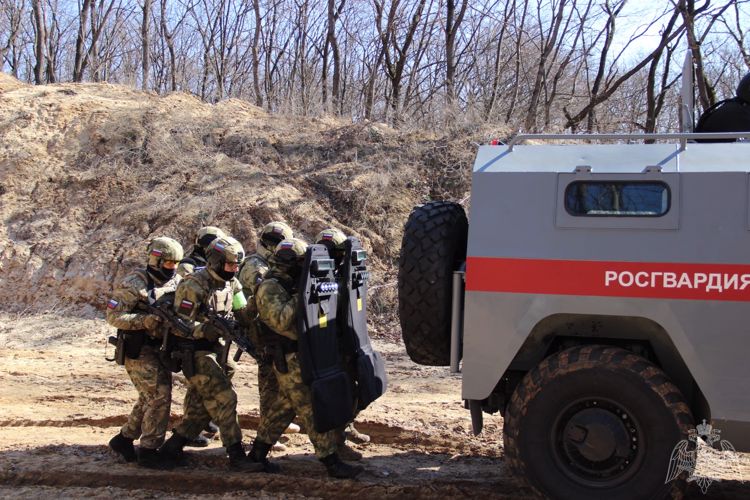 Один день с бойцами спецподразделения СОБР- команда ТВ Губерния побывала на тактической и стрелковой тренировкe отряда.