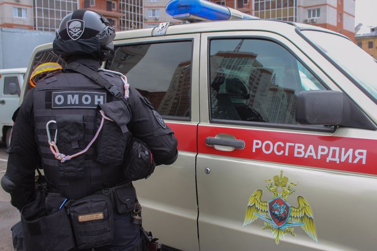 При поддержке Воронежского ОМОН задержан руководитель учебного заведения по подозрению в получении незаконного денежного вознаграждения