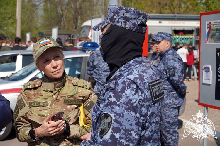 В Воронеже росгвардейцы организовали День призывника для молодежи допризывного возраста