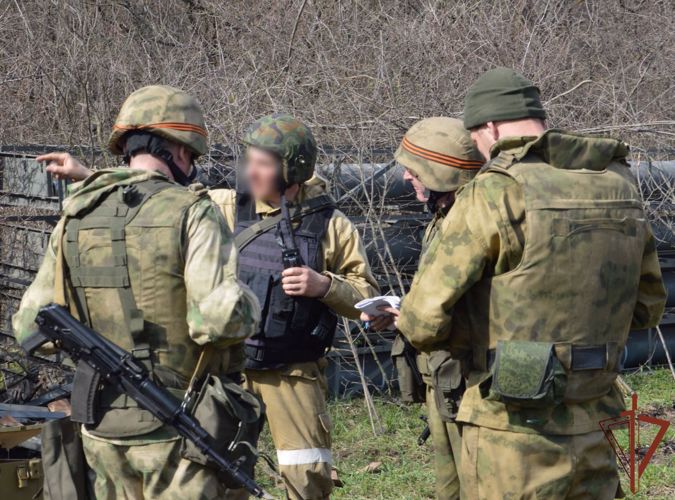 СПЕЦНАЗОВЦЫ РОСГВАРДИИ ЗАДЕРЖАЛИ ЧЕТЫРЕХ ПОДОЗРЕВАЕМЫХ В ПОСОБНИЧЕСТВЕ ВСУ