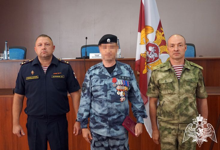 Генерал-майор Александр Гуськов и полковник полиции Дмитрий Астафьев вручили  государственные и ведомственные награды