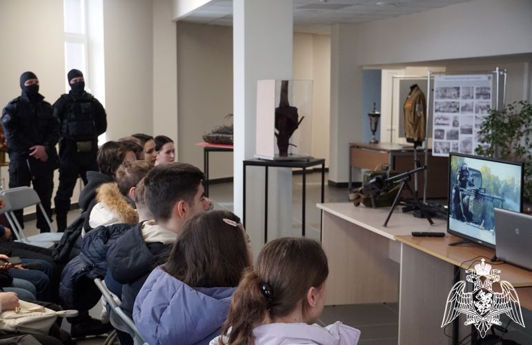 В Воронеже Росгвардия проводит мероприятия военно-патриотической направленности для молодежи