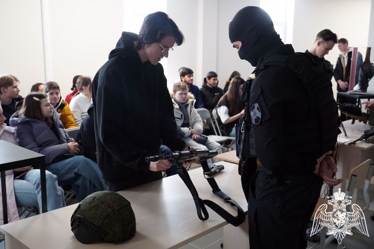 В Воронеже Росгвардия проводит мероприятия военно-патриотической направленности для молодежи