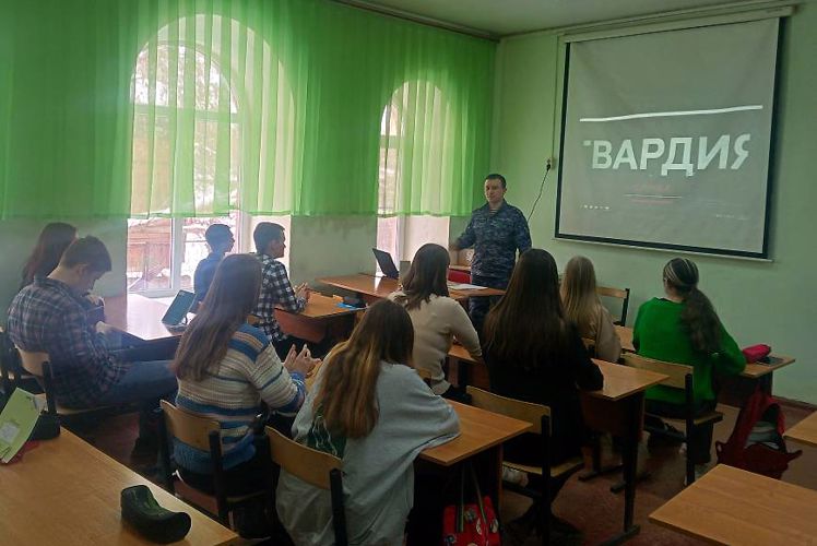 Патриотическую лекцию «Есть такая профессия — Родину защищать!» в рамках Недели Мужества провели росгвардейцы в Воронежской области 