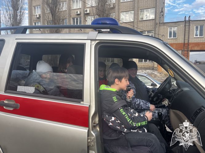 Юным Воронежским патриотам устроили экскурсию по вневедомственной охране