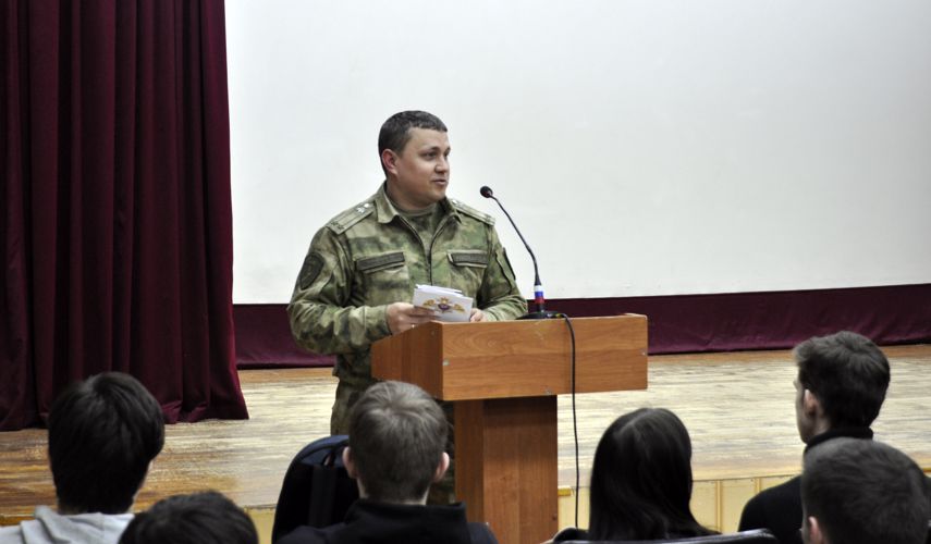Росгвардейцы в Воронеже участвуют в профориентации молодёжи