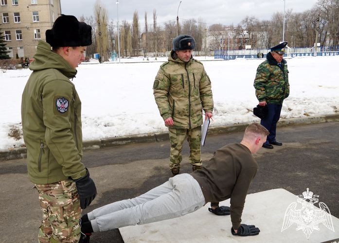 Представители Росгвардии в Воронеже вошли в жюри кадетского военно - спортивного фестиваля «Служу России!»