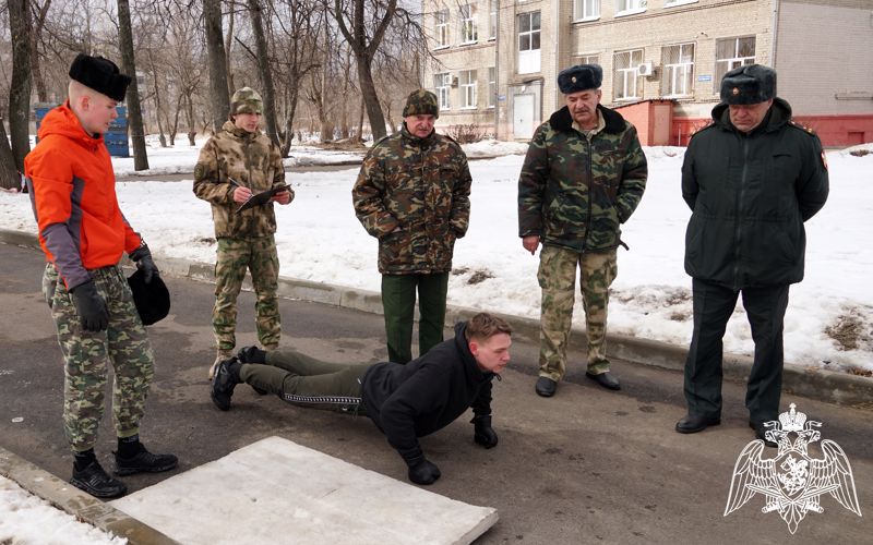 Представители Росгвардии в Воронеже вошли в жюри кадетского военно - спортивного фестиваля «Служу России!»