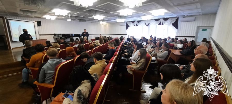 В рамках ведомственной акции «Дни Росгвардии» прошел открытый семинар в Воронежском институте искусств