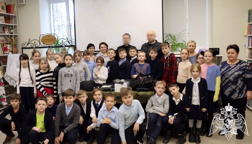 В Воронеже «Дни Росгвардии» продолжаются в модельной библиотеке № 32 им. Г.Н. Троепольского