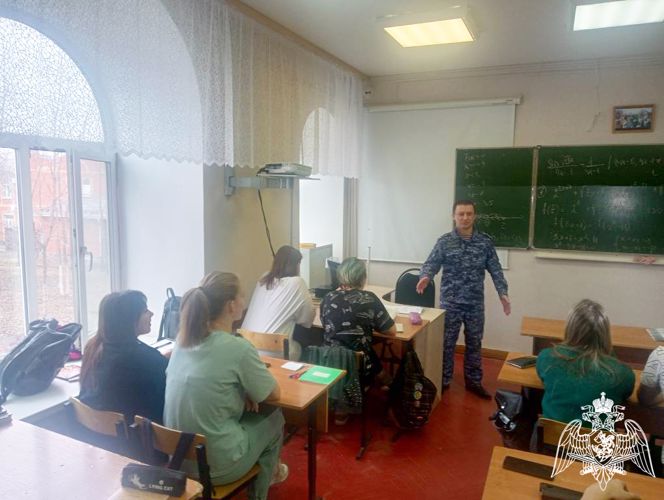 «О патриотизме и служебных буднях» уроки мужества сотрудники Росгвардии провели для старшеклассников Борисоглебска
