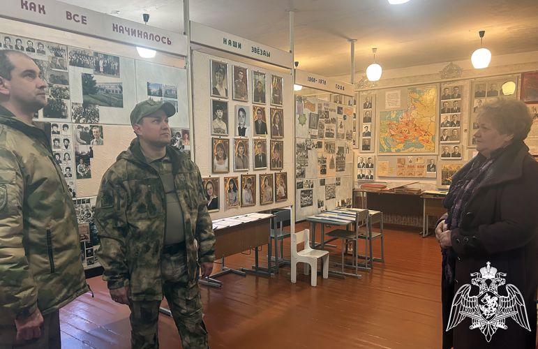 Росгвардейцы доставили гуманитарную помощь жителям Луганской Народной Республики