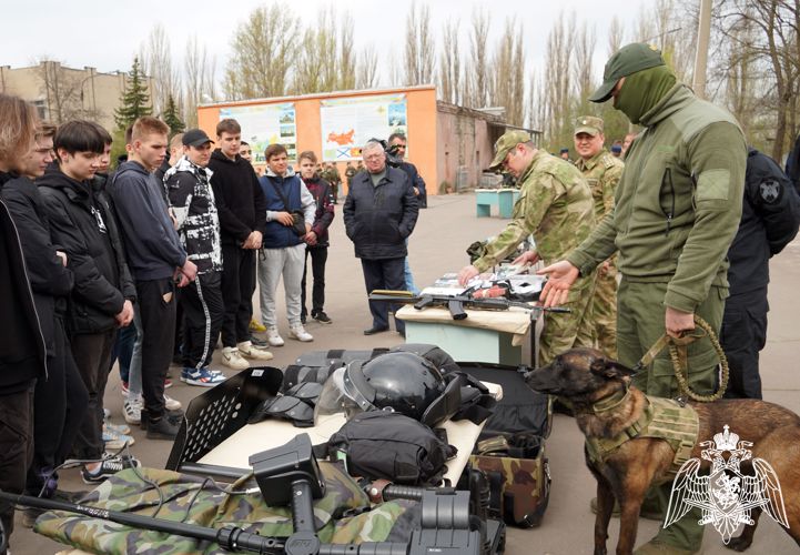 ВОЕННО-ПАТРИОТИЧЕСКАЯ АКЦИЯ «ДЕНЬ ПРИЗЫВНИКА» ПРОШЛА В ВОРОНЕЖЕ