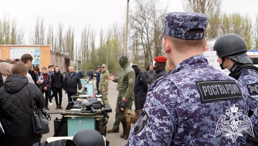 ВОЕННО-ПАТРИОТИЧЕСКАЯ АКЦИЯ «ДЕНЬ ПРИЗЫВНИКА» ПРОШЛА В ВОРОНЕЖЕ
