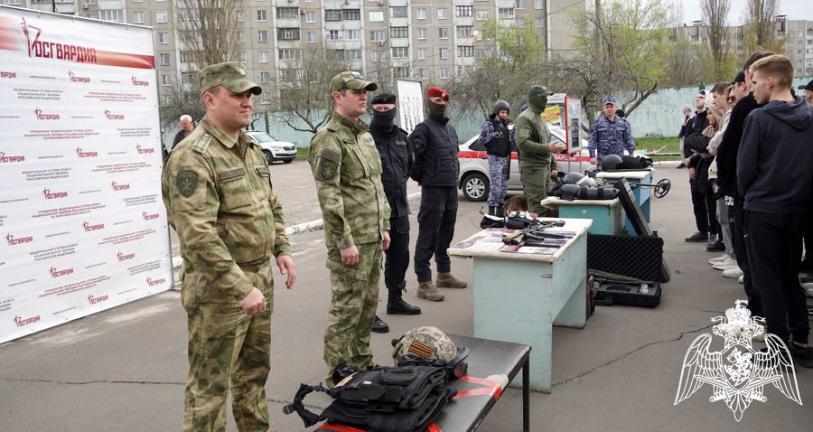 ВОЕННО-ПАТРИОТИЧЕСКАЯ АКЦИЯ «ДЕНЬ ПРИЗЫВНИКА» ПРОШЛА В ВОРОНЕЖЕ