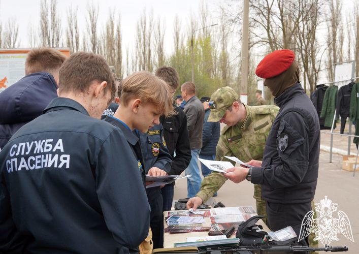 ВОЕННО-ПАТРИОТИЧЕСКАЯ АКЦИЯ «ДЕНЬ ПРИЗЫВНИКА» ПРОШЛА В ВОРОНЕЖЕ