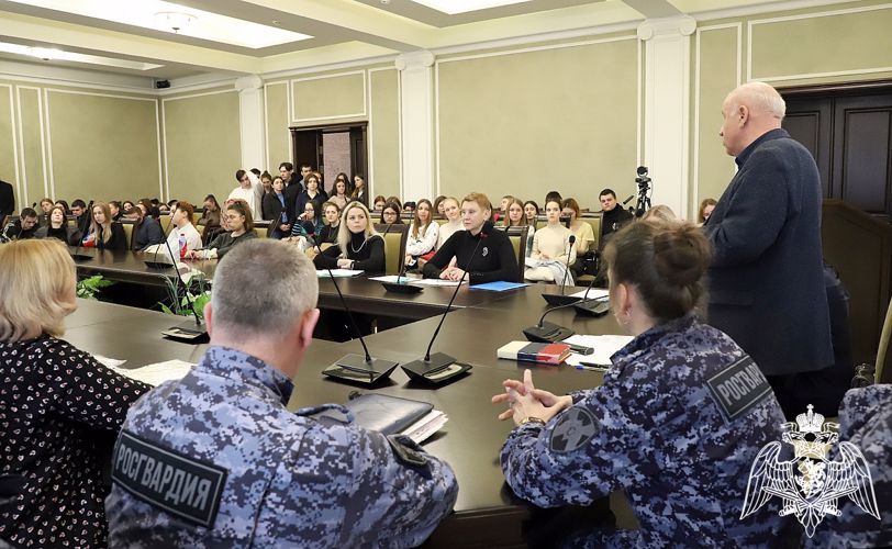 Росгвардейцы провели профриоентационную акцию для подрастающего поколения