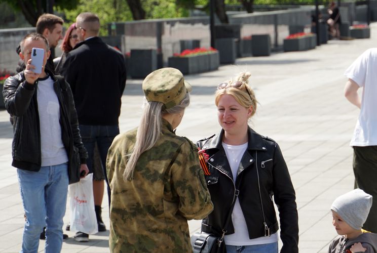 В Воронеже сотрудники и военнослужащие Росгвардии поддержали Всероссийскую акцию «Георгиевская ленточка»