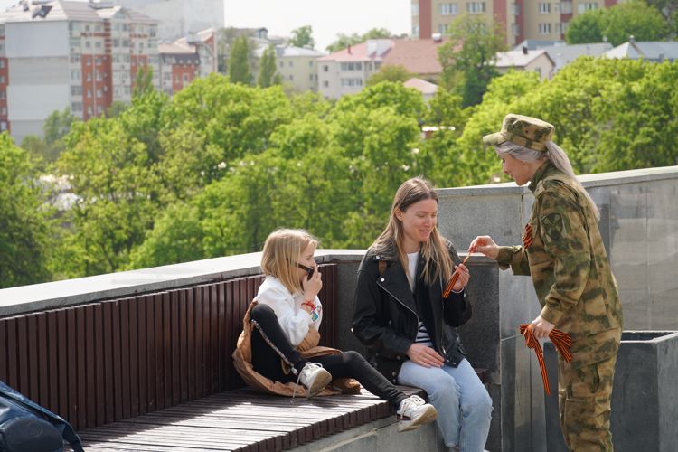 В Воронеже сотрудники и военнослужащие Росгвардии поддержали Всероссийскую акцию «Георгиевская ленточка»