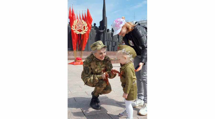 В Воронеже сотрудники и военнослужащие Росгвардии поддержали Всероссийскую акцию «Георгиевская ленточка»