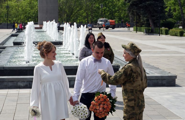В Воронеже сотрудники и военнослужащие Росгвардии поддержали Всероссийскую акцию «Георгиевская ленточка»