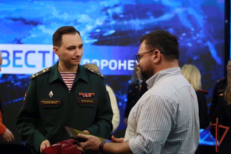 МЕЖВЕДОМСТВЕННОЕ ВЗАИМОДЕЙСТВИЕ В ИНФОРМАЦИОННОМ ПОЛЕ И СВЯЗЕЙ С ОБЩЕСТВЕННОСТЬЮ ОБСУЖДЕНЫ В ЦЕНТРАЛЬНОМ ОКРУГЕ РОСГВАРДИИ