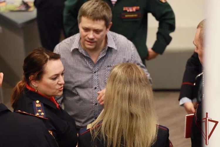 МЕЖВЕДОМСТВЕННОЕ ВЗАИМОДЕЙСТВИЕ В ИНФОРМАЦИОННОМ ПОЛЕ И СВЯЗЕЙ С ОБЩЕСТВЕННОСТЬЮ ОБСУЖДЕНЫ В ЦЕНТРАЛЬНОМ ОКРУГЕ РОСГВАРДИИ