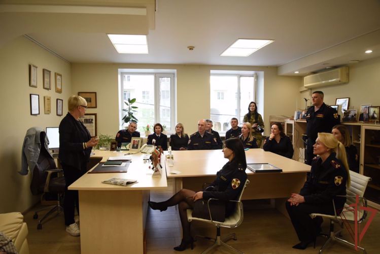 МЕЖВЕДОМСТВЕННОЕ ВЗАИМОДЕЙСТВИЕ В ИНФОРМАЦИОННОМ ПОЛЕ И СВЯЗЕЙ С ОБЩЕСТВЕННОСТЬЮ ОБСУЖДЕНЫ В ЦЕНТРАЛЬНОМ ОКРУГЕ РОСГВАРДИИ