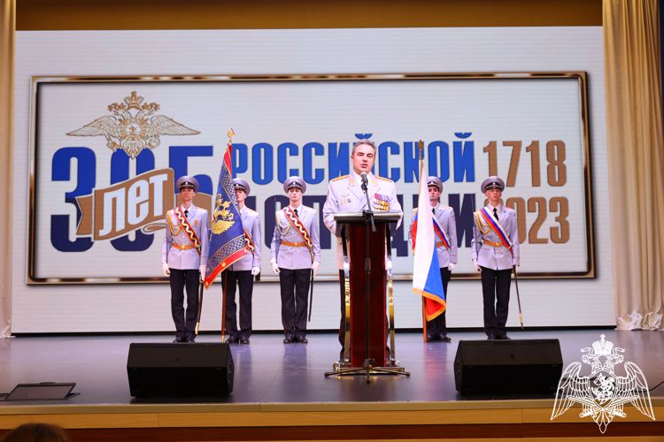 В Воронежском институте МВД России состоялись торжественное собрание и праздничный концерт, посвященные 305-летию российской полиции