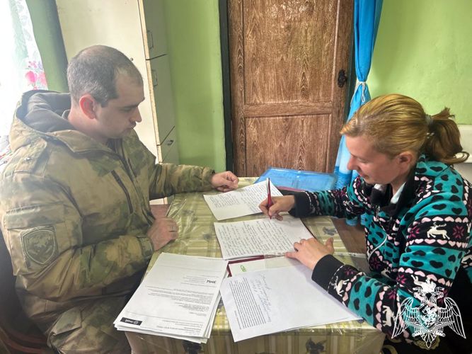 Воронежские росгвардейцы вывезли из Марковского района ЛНР ребенка для прохождения лечения в Центре детской онкологии