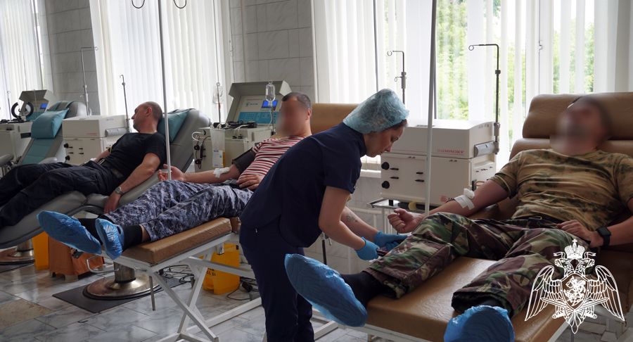 РОСГВАРДЕЙЦЫ ПОПОЛНИЛИ БАНК КРОВИ МЕДИЦИНСКИХ УЧРЕЖДЕНИЙ В ВОРОНЕЖЕ