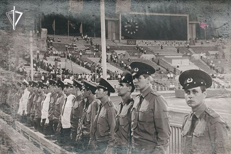 В ИЮЛЕ 1980 ГОДА ОЛИМПИЙСКИЙ ПОЛК ВОЙСК ПРАВОПОРЯДКА ВЫШЕЛ НА СТРАЖУ ГЛАВНЫХ СПОРТИВНЫХ АРЕН И МОСКОВСКИХ УЛИЦ