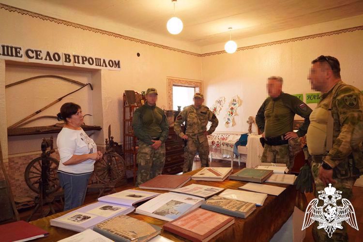 РОСГВАРДЕЙЦЫ ВЗЯЛИ ШЕФСТВО НАД ШКОЛОЙ В ДНР