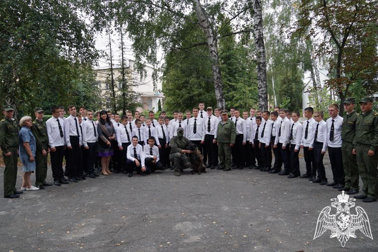 Неделю знаний, посвященную противодействию экстремизму и терроризму, провели для Воронежских школьников сотрудники Росгвардии 