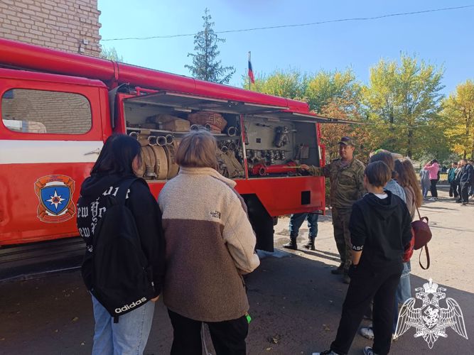 Урок пожарной безопасности провели росгвардейцы для школьников Воронежской области