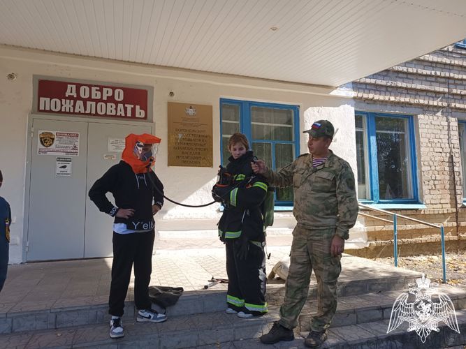 Урок пожарной безопасности провели росгвардейцы для школьников Воронежской области