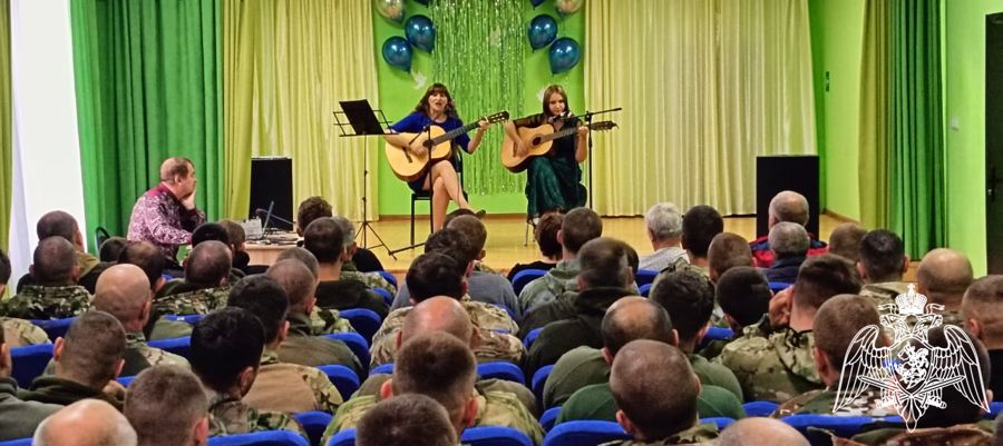 В честь Дня СОБР для Воронежских офицеров, находящийся в командировке, организовали патриотический концерт