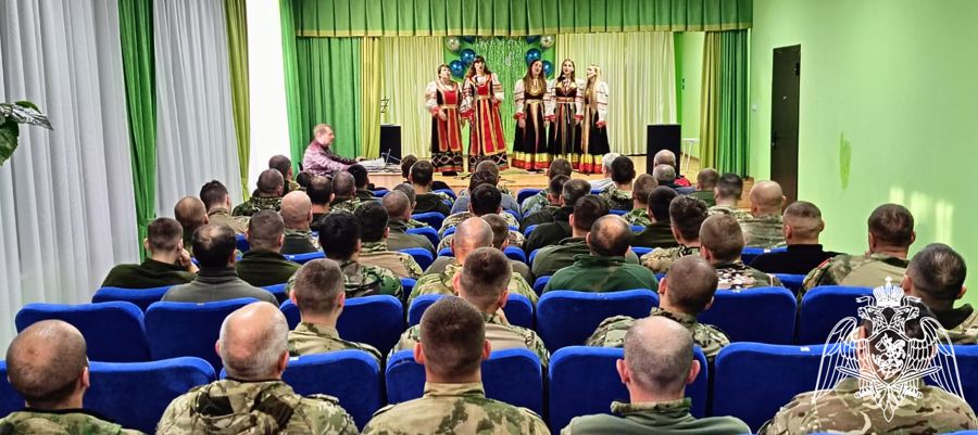 В честь Дня СОБР для Воронежских офицеров, находящийся в командировке, организовали патриотический концерт