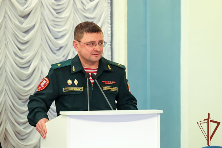 ПРЕДСТАВИТЕЛИ РОСГВАРДИИ ПРИНЯЛИ УЧАСТИЕ ВО ВСТРЕЧЕ С МАТЕРЯМИ И ЖЕНАМИ ГЕРОЕВ — УЧАСТНИКОВ СВО