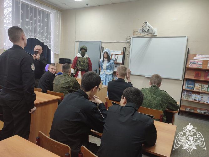 В Воронеже стартовала Всероссийская акция Росгвардии «Дед Мороз специального назначения»