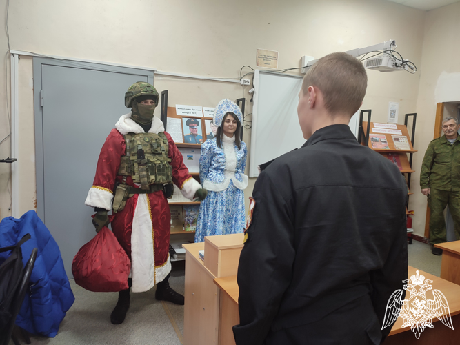 В Воронеже стартовала Всероссийская акция Росгвардии «Дед Мороз специального назначения»