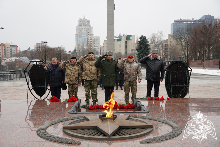 Представители Росгвардии в Воронеже принимают участие в памятной акции в честь Дня неизвестного солдата