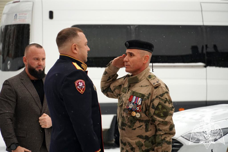 В День образования ОМОН и ОМОН (на транспорте) в Воронеже отличившихся сотрудников спецподразделений отметили медалями, почетными грамотами и благодарностями