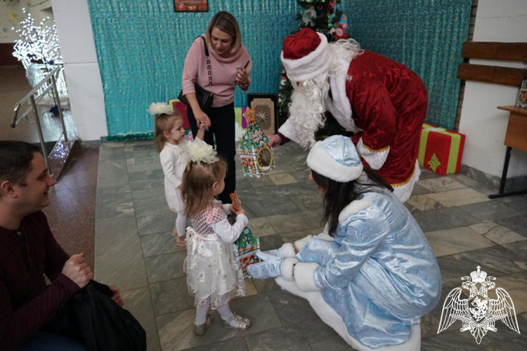 В Воронеже прошел новогодний утренник для детей сотрудников и военнослужащих Росгвардии