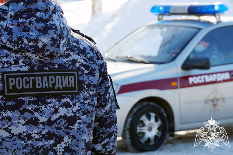 ВОРОНЕЖСКИЕ РОСГВАРДЕЙЦЫ ОКАЗЫВАЮТ ПОМОЩЬ ЖИТЕЛЯМ ЧЕРНОЗЕМЬЯ ВО ВРЕМЯ МОЩНОГО ЦИКЛОНА