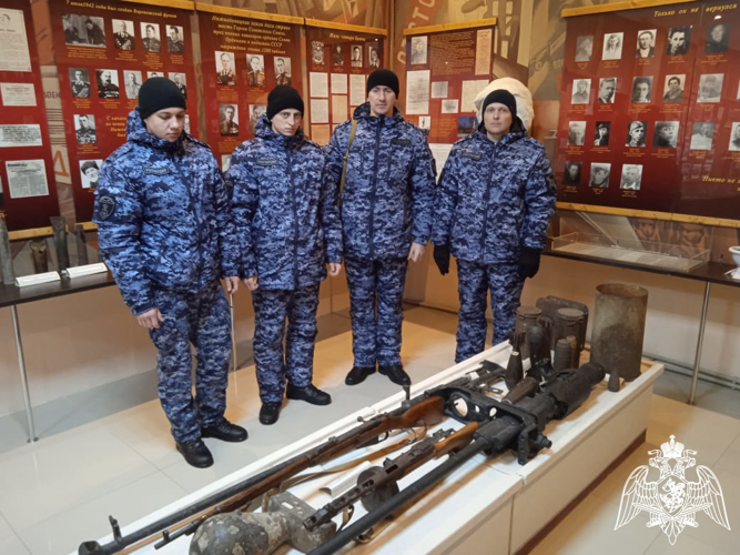 В Воронежской области росгвардейцы продолжают акцию «Блокадной вечности страницы»