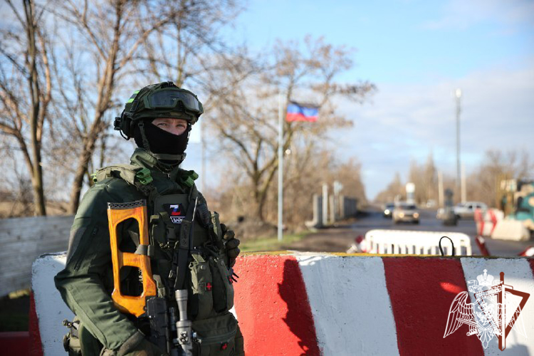 БОЛЕЕ 65 ТЫСЯЧ АВТОМАШИН ДОСМОТРЕЛИ РОСГВАРДЕЙЦЫ НА КОНТРОЛЬНО-ПРОПУСКНЫХ ПУНКТАХ В ДНР 