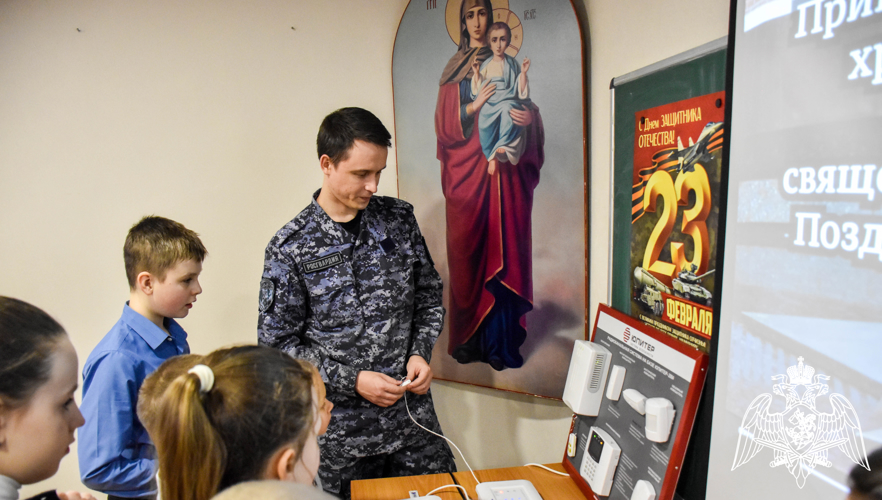 Воронежские росгвардейцы провели семейный праздник, посвященный Дню защитника Отечества