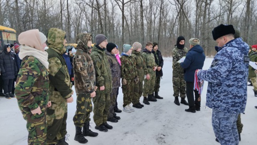 Сотрудники Росгвардии в Воронежской области организовали патриотическую игру «Зарница» в рамках акции «Неделя мужества»